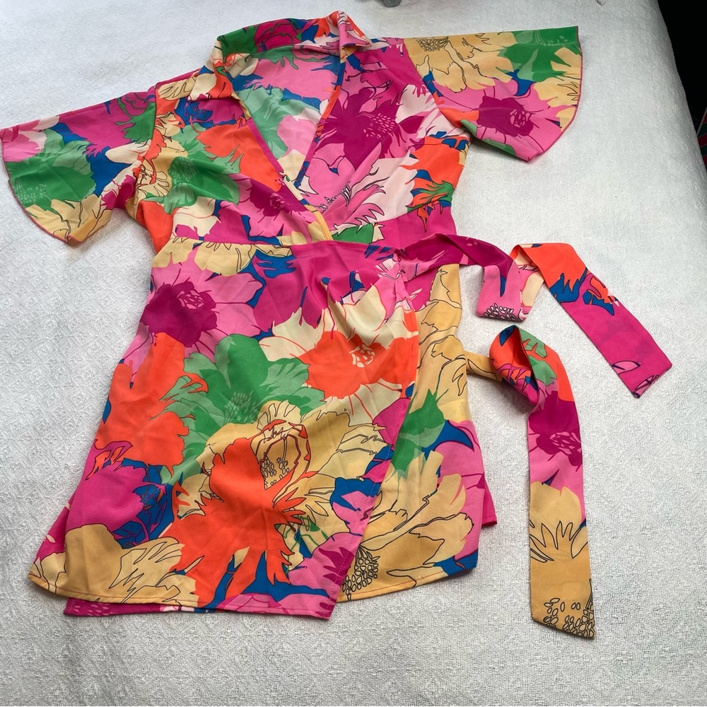 SHEIN Pink Floral Wrap Robe with Orange &‎ Pink Accents Size XL